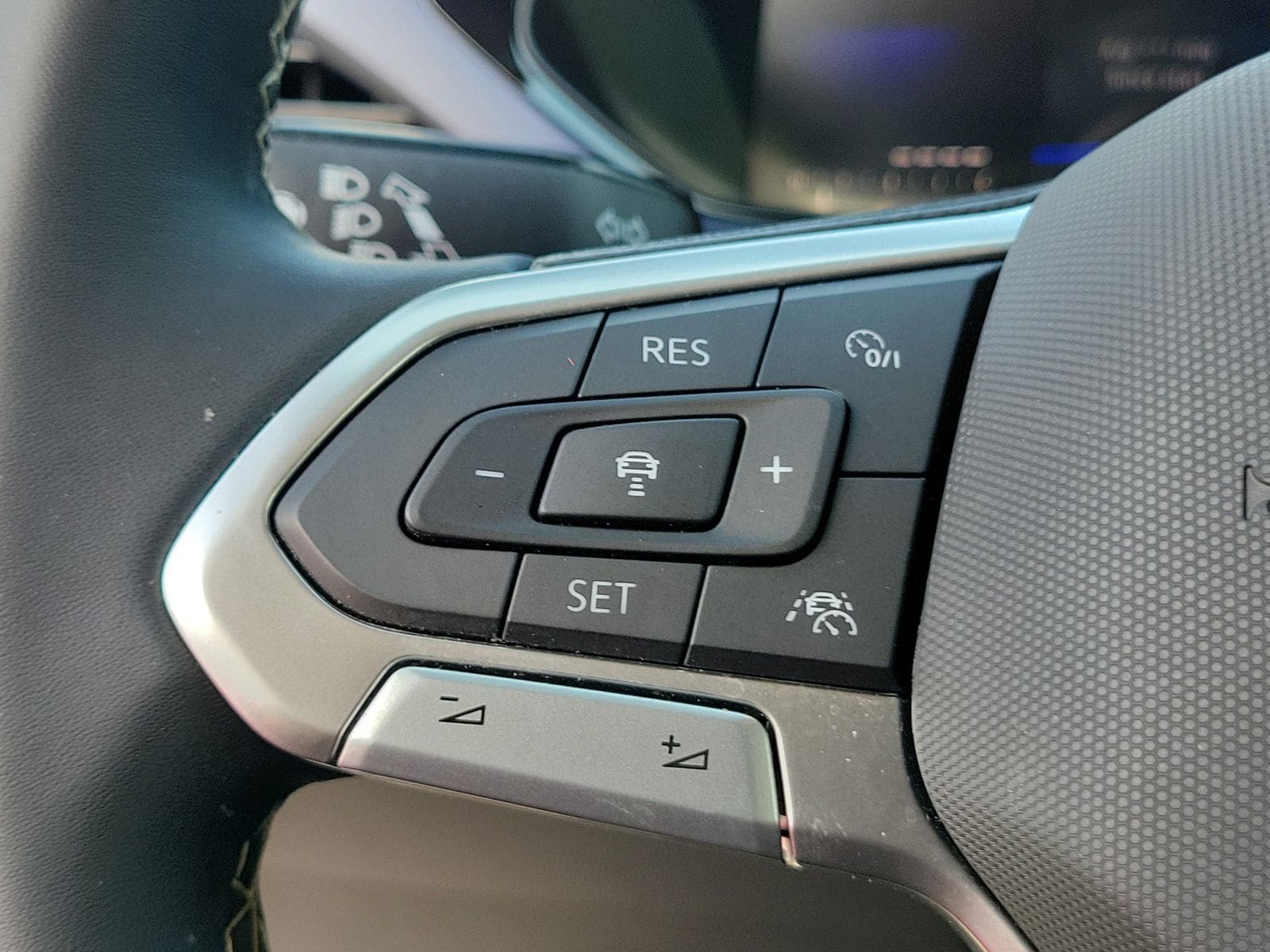 2023 Volkswagen Taos SE - Photo 31