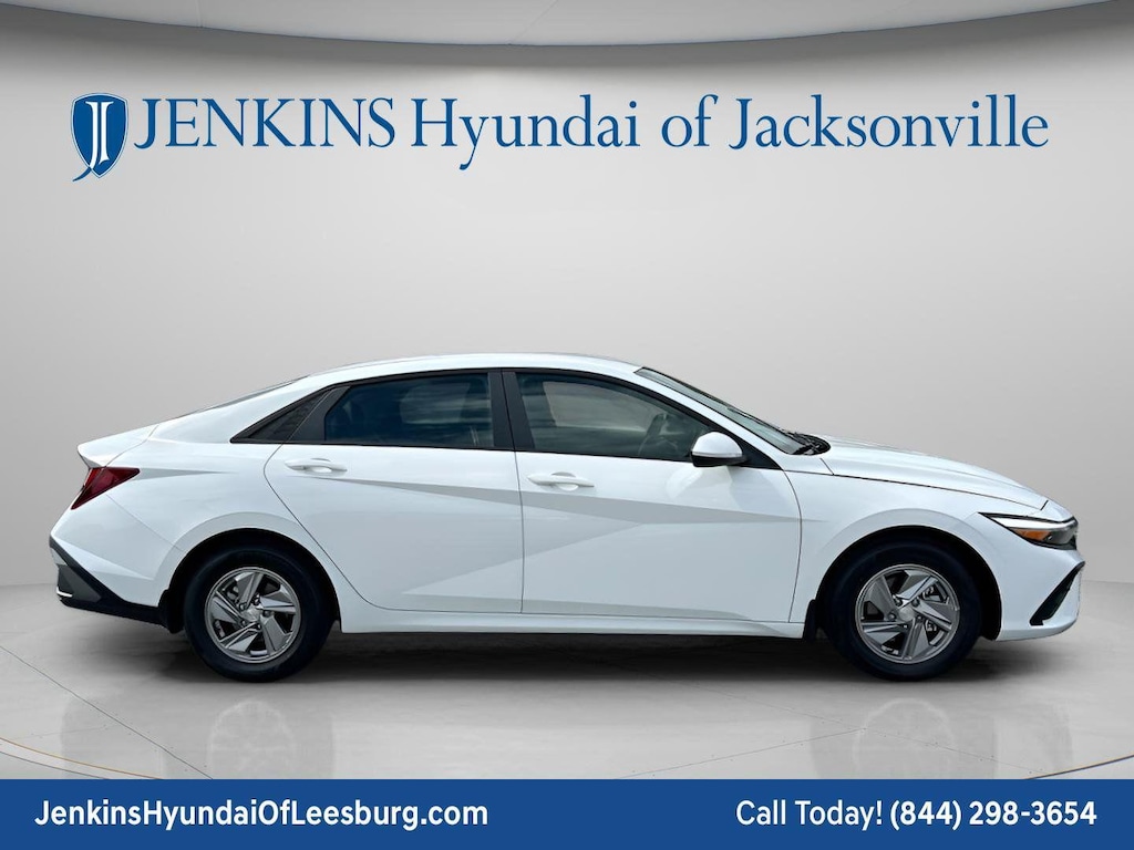 New 2026 Hyundai Elantra SE Sedan