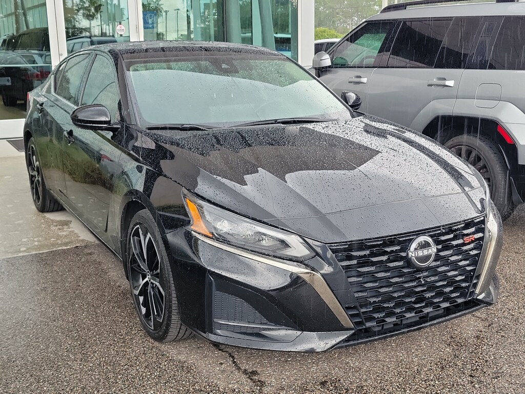 Used 2024 Nissan Altima 2.5 SR Sedan