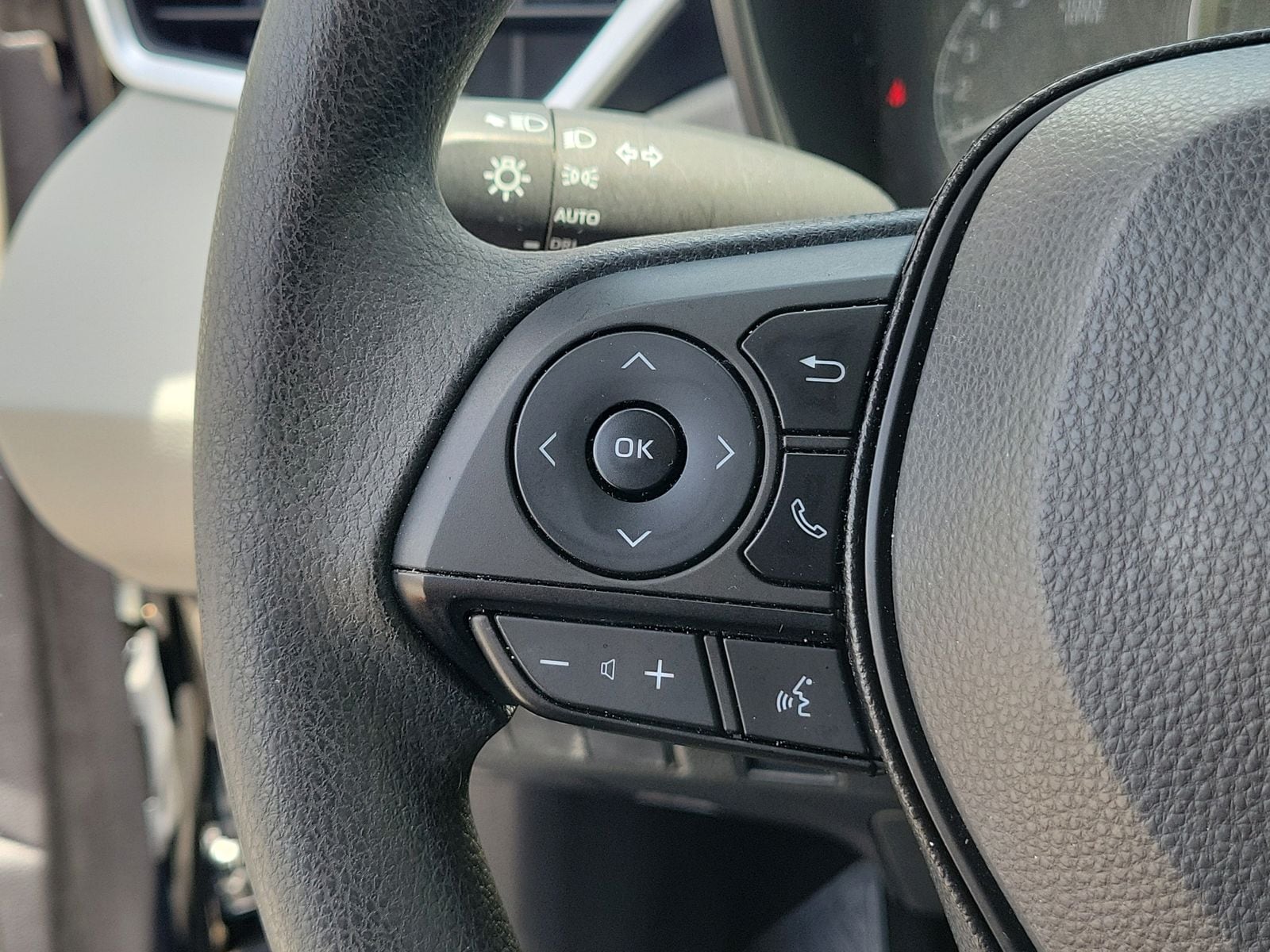2020 Toyota Corolla LE - Photo 27