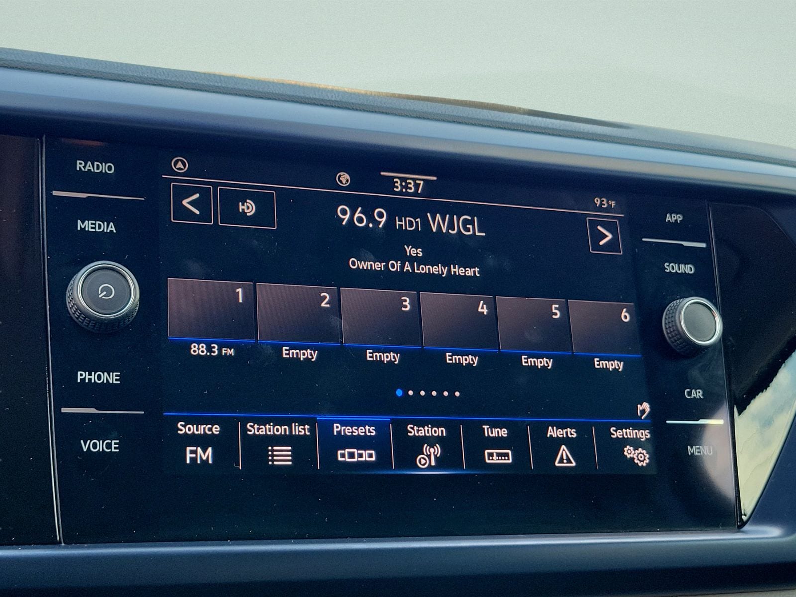 2023 Volkswagen Taos SE - Photo 36
