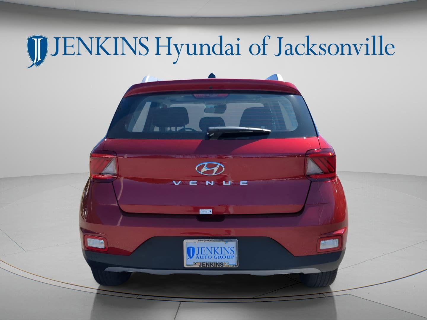 2025 Hyundai Venue SEL - Photo 6