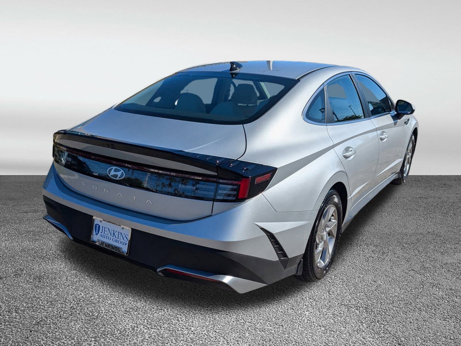 2025 Hyundai Sonata SE photo 3