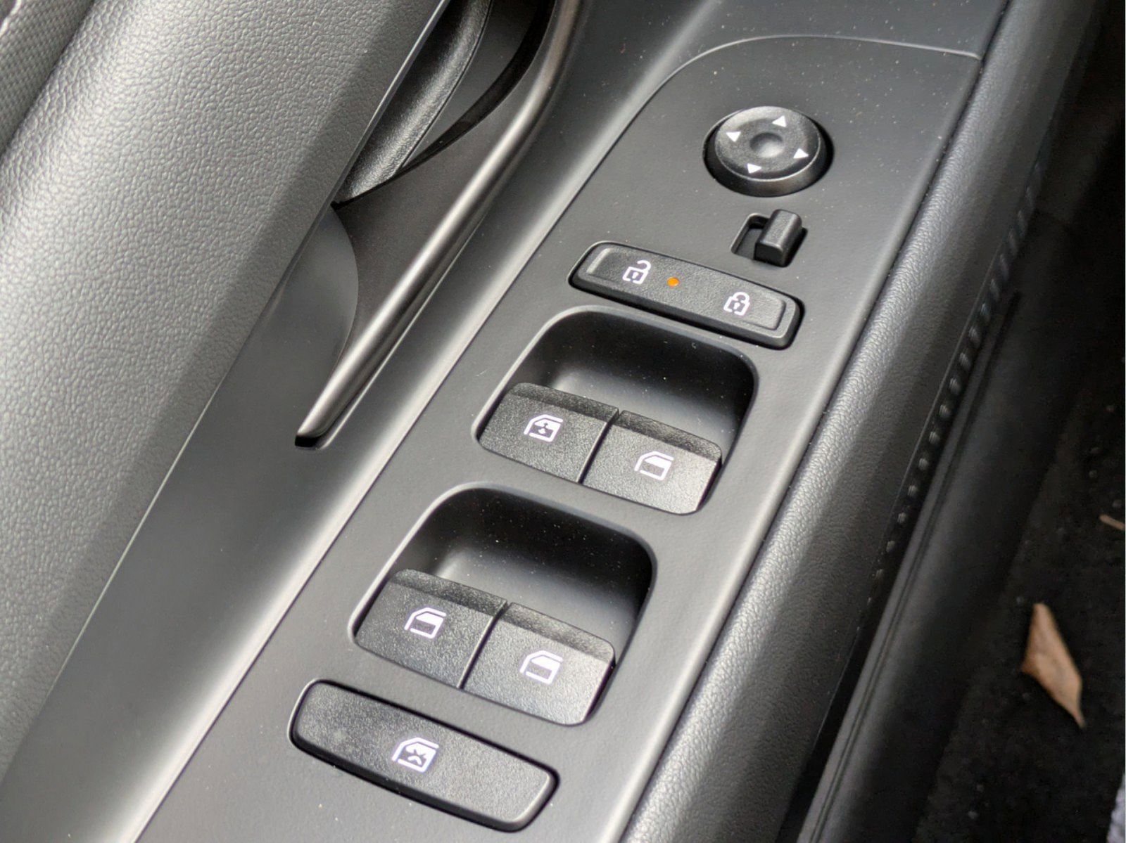 2025 Hyundai Elantra Blue - Photo 26
