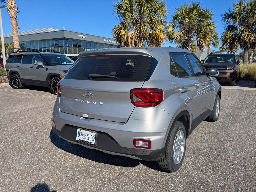 Used 2025 Hyundai Venue SE SUV