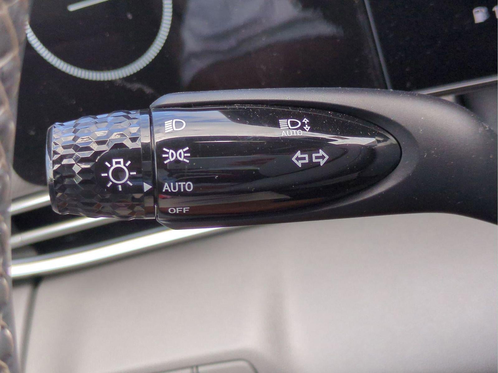 2025 Hyundai Elantra SEL - Photo 30