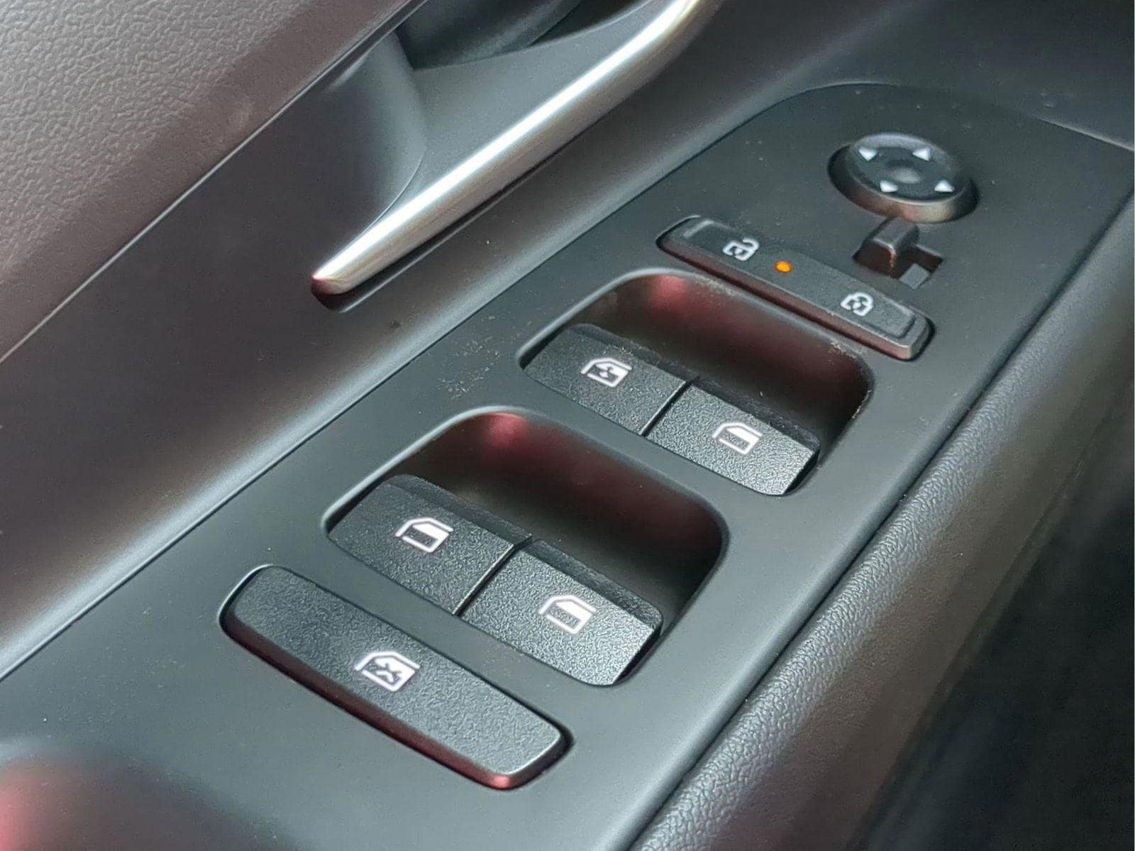 2025 Hyundai Elantra SEL - Photo 27