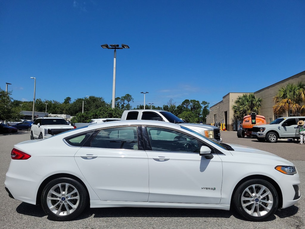 Used 2019 Ford Fusion Hybrid SE Sedan