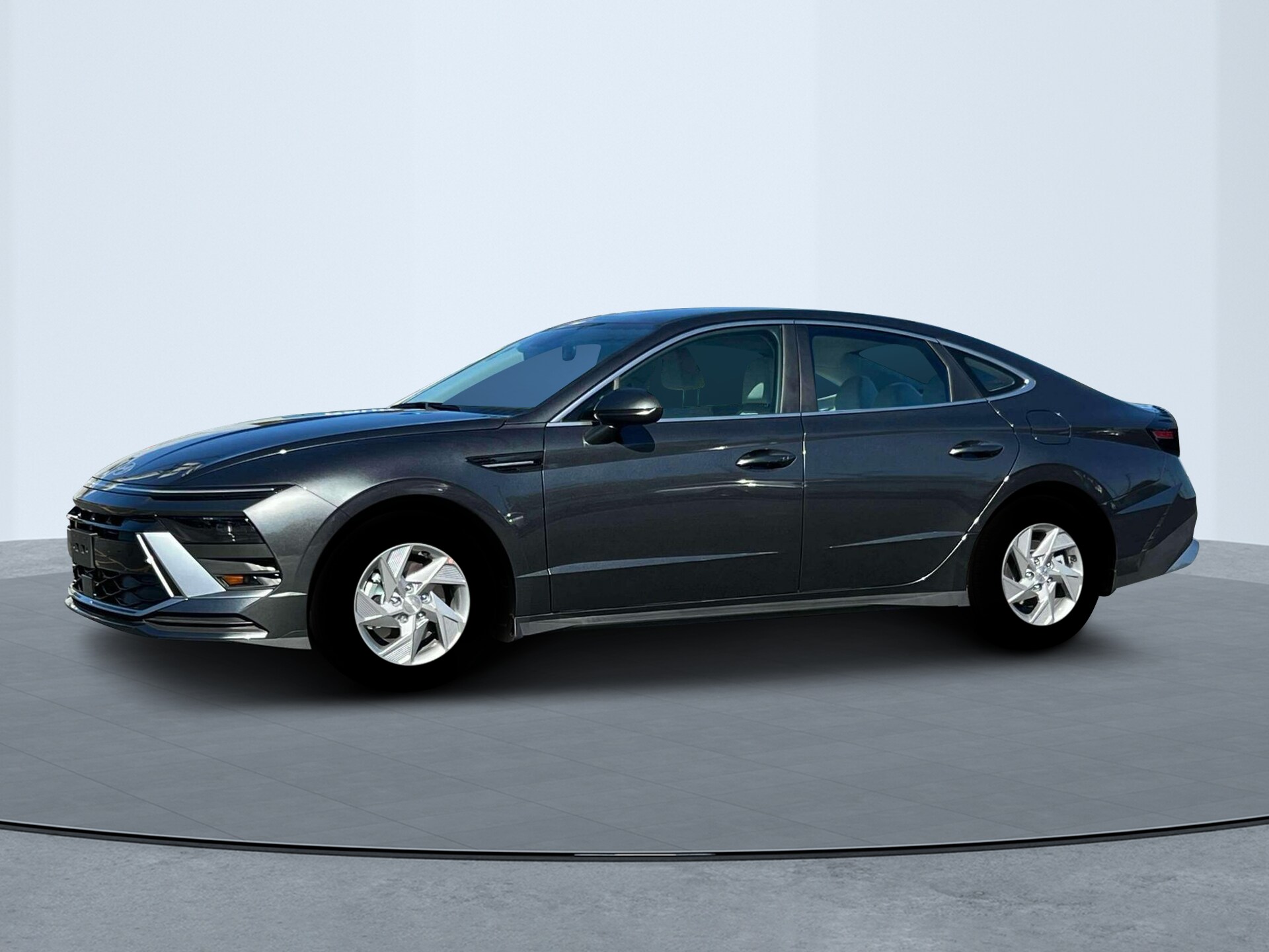 2026 Hyundai Sonata SE photo 2
