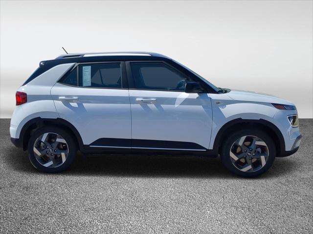2025 Hyundai Venue Limited photo 2