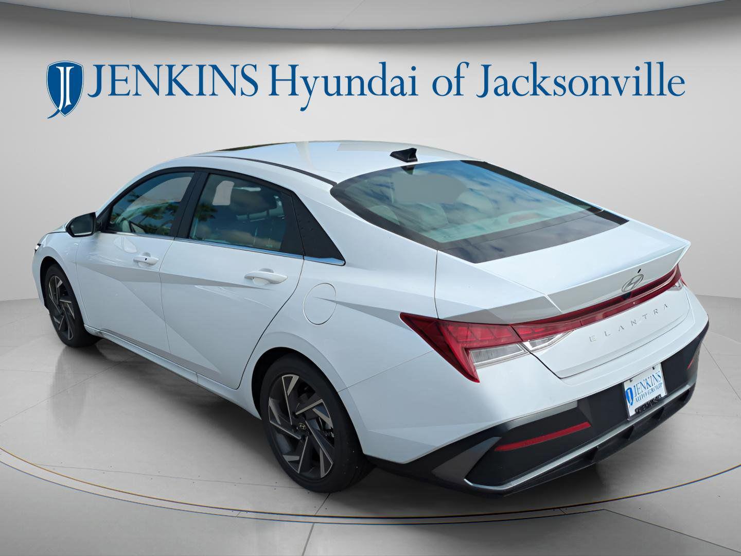 2025 Hyundai Elantra SEL - Photo 8