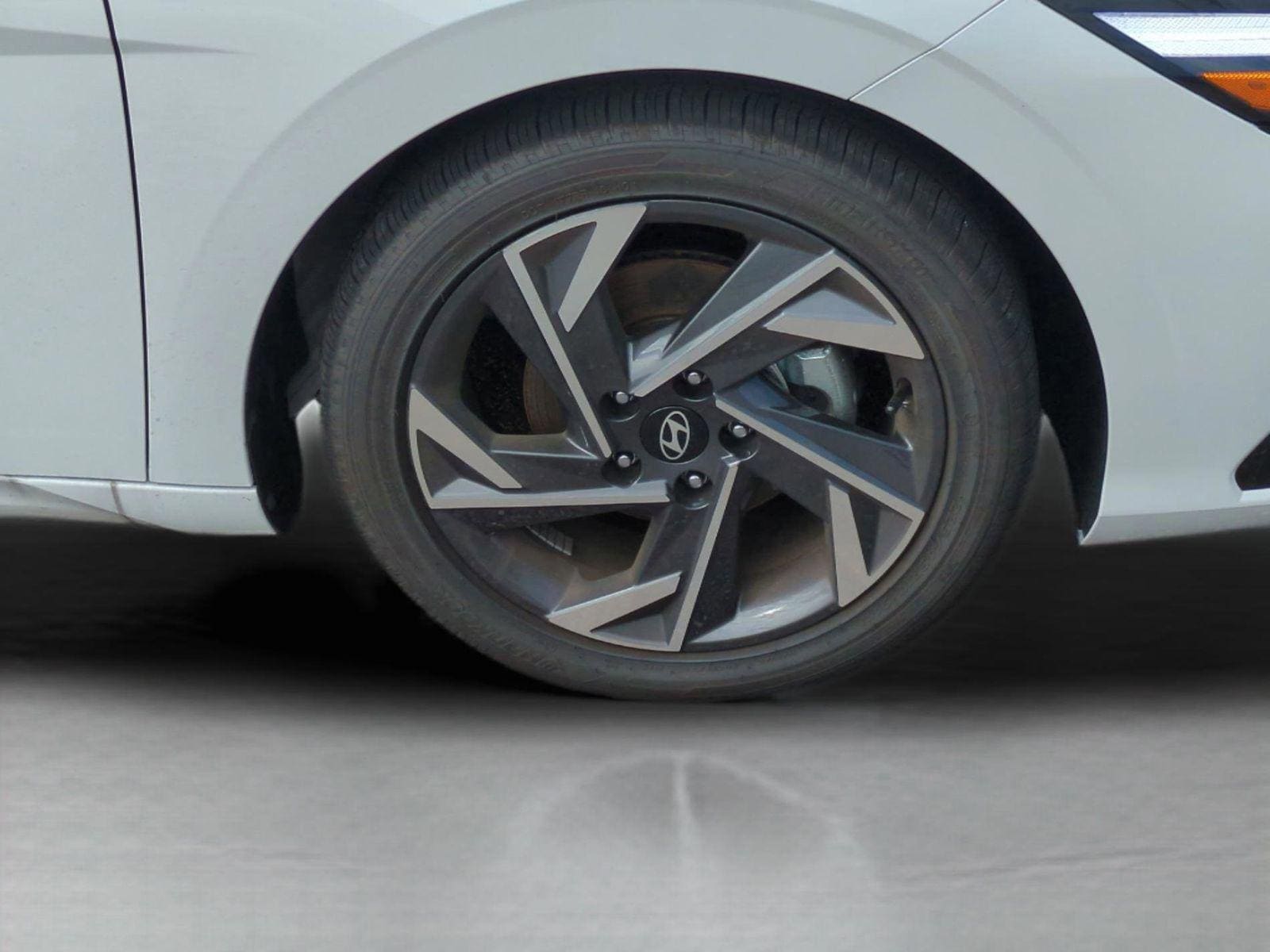 2025 Hyundai Elantra SEL - Photo 38