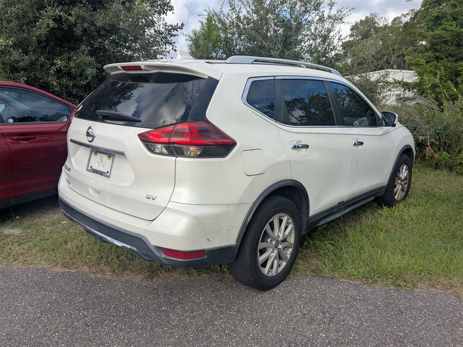 2018 Nissan Rogue SV photo 2