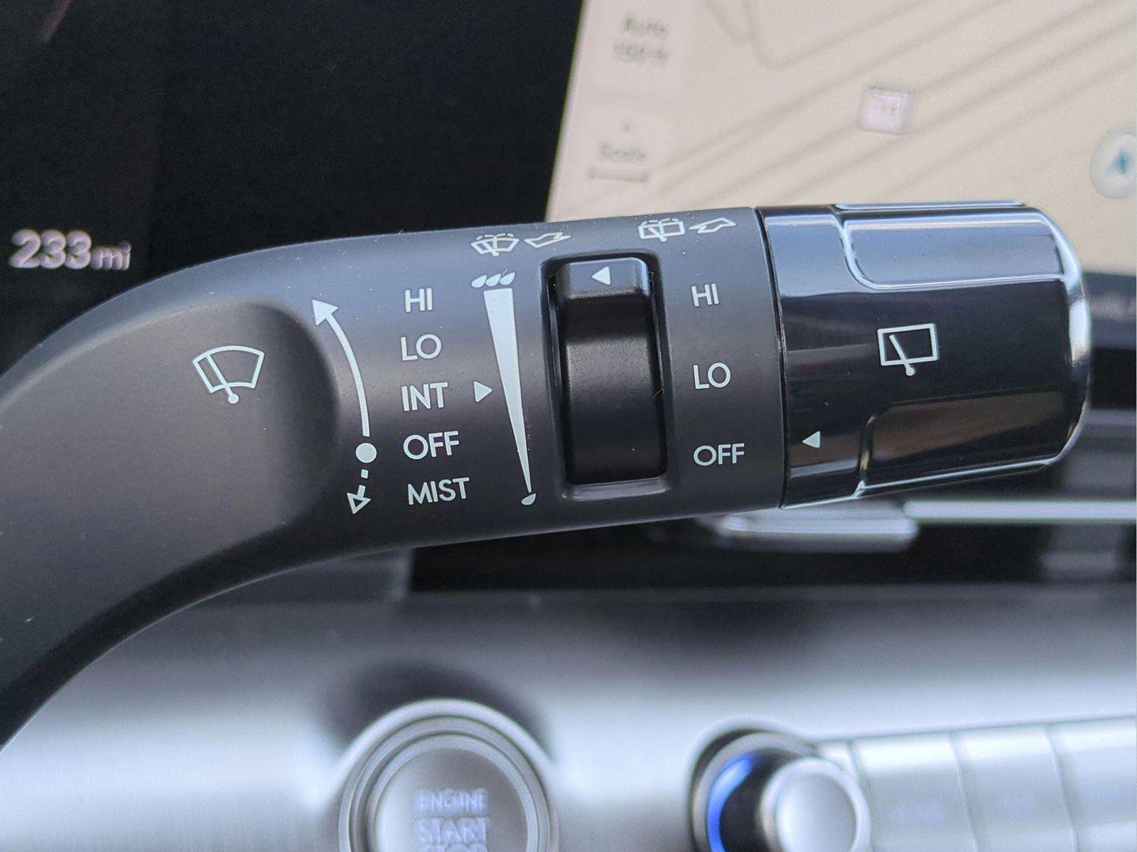 2025 Hyundai Kona SEL Convenience - Photo 30