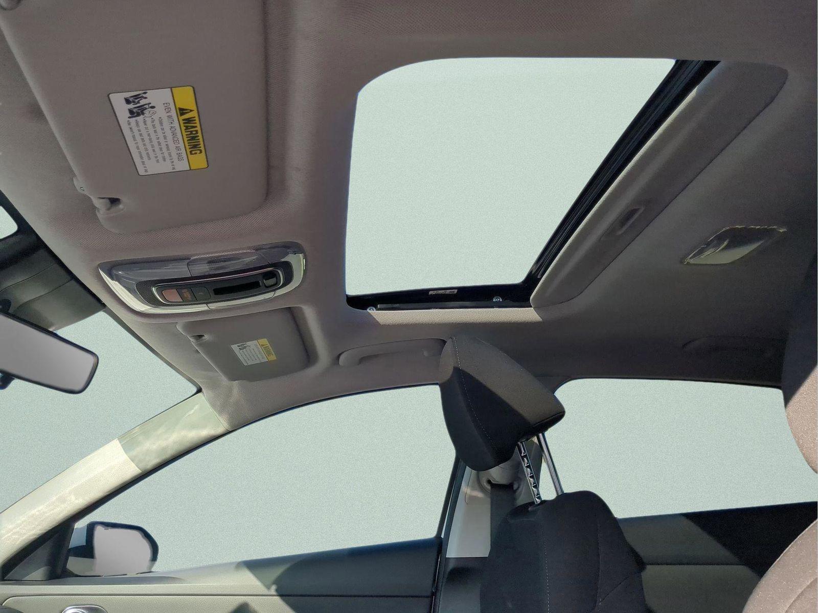 2025 Hyundai Elantra SEL - Photo 24