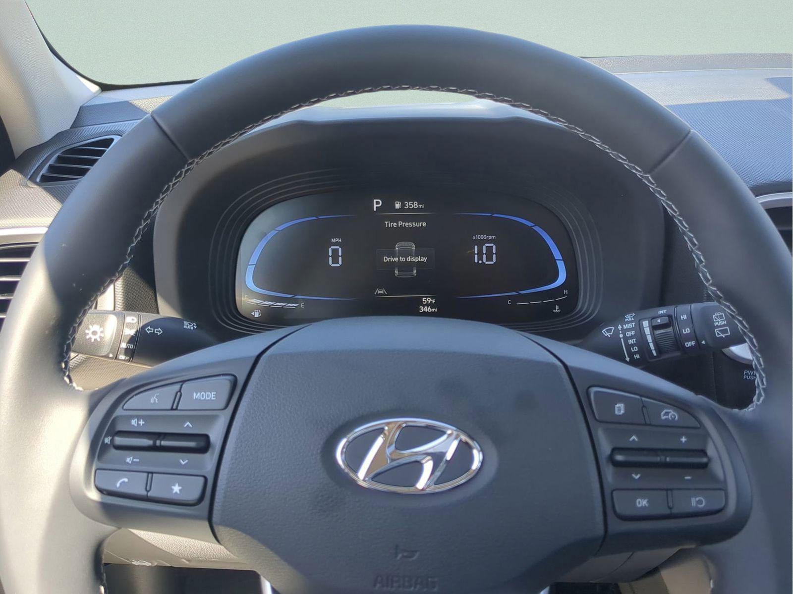 2025 Hyundai Venue SEL - Photo 32