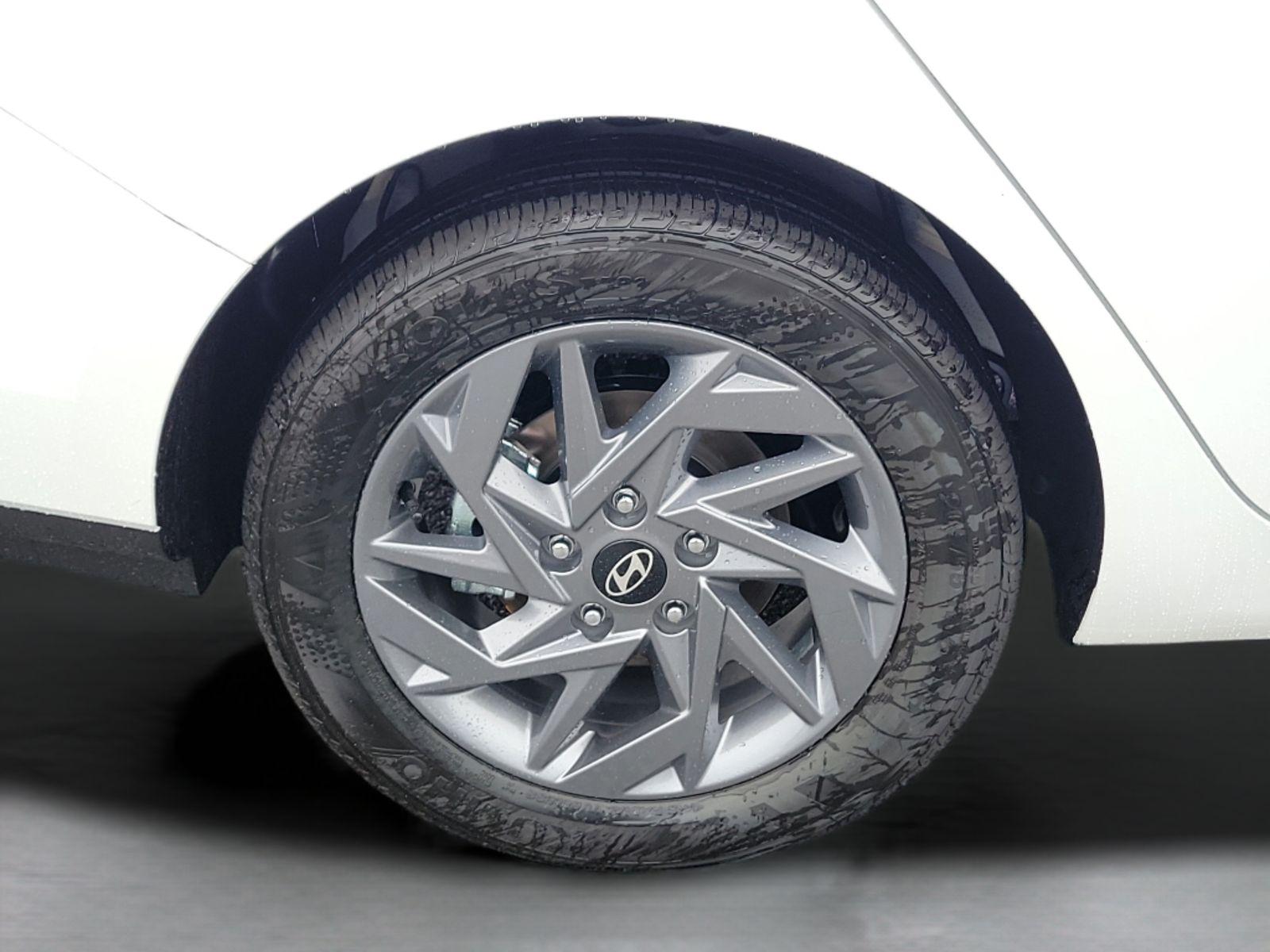 2026 Hyundai Elantra 16