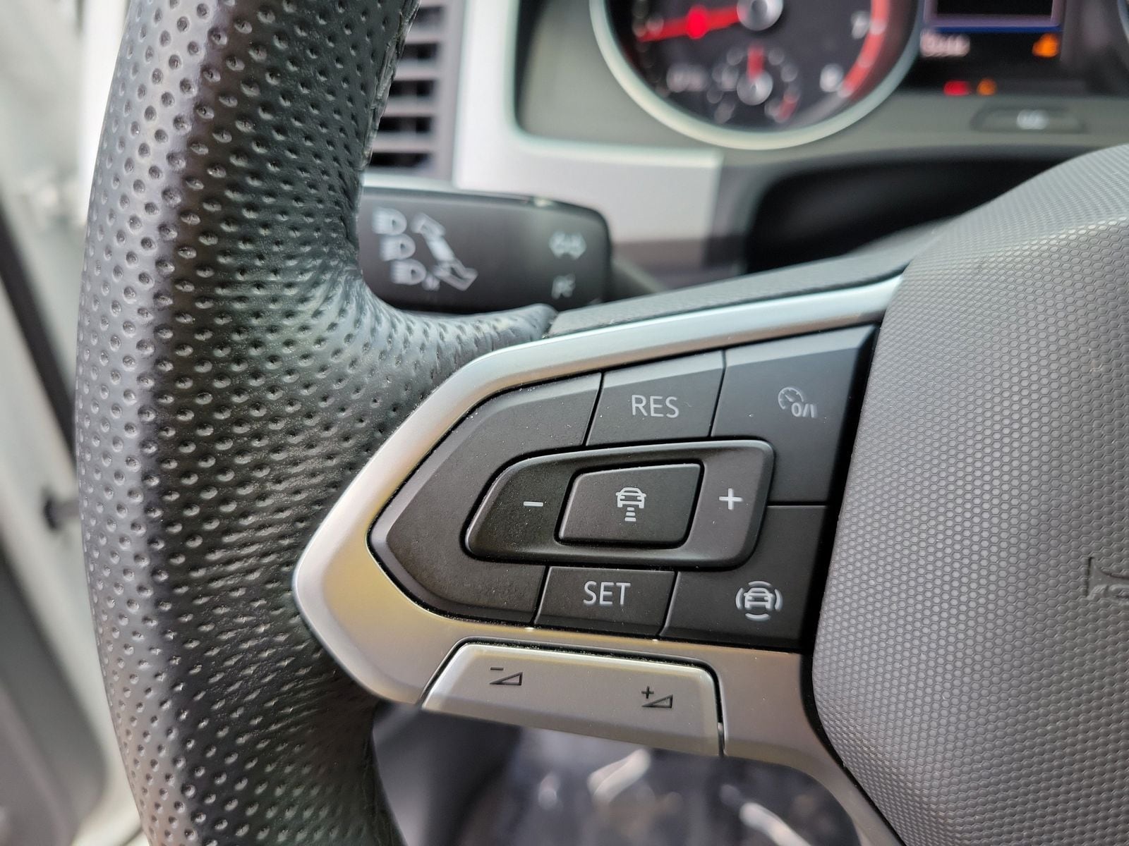 2021 Volkswagen Atlas Cross Sport SE w/Tech R-Line - Photo 33