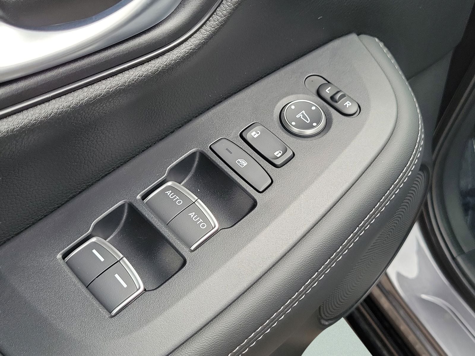 2025 Honda HR-V EX-L - Photo 25