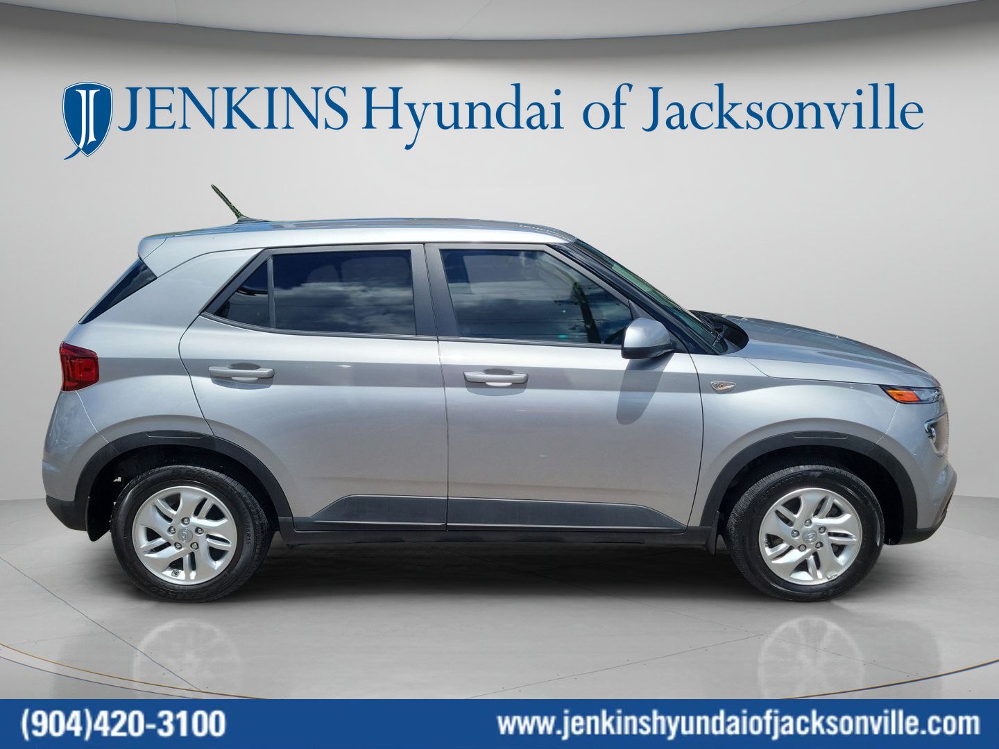 2025 Hyundai Venue SE - Photo 2