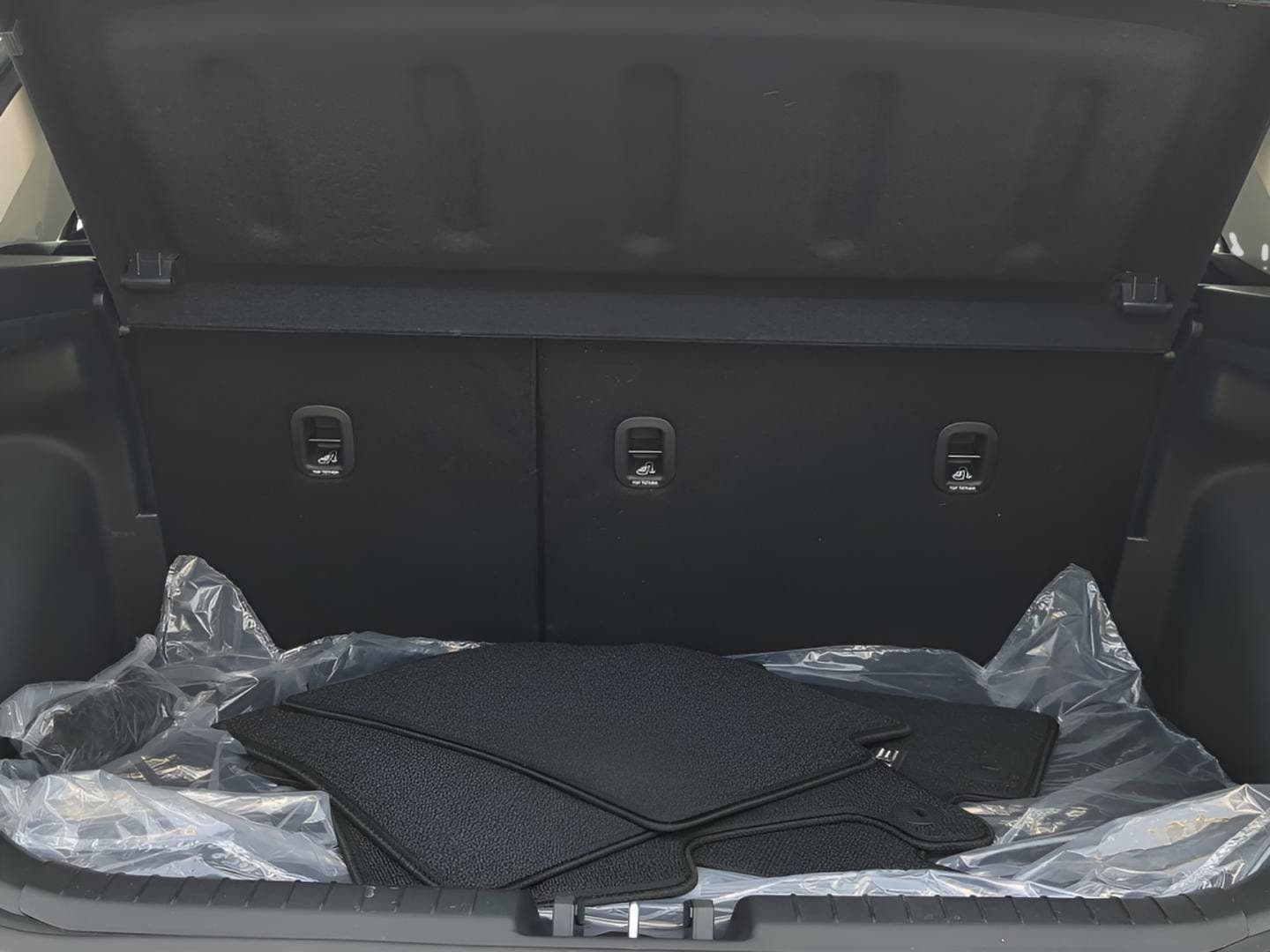 2025 Hyundai Venue SEL - Photo 16