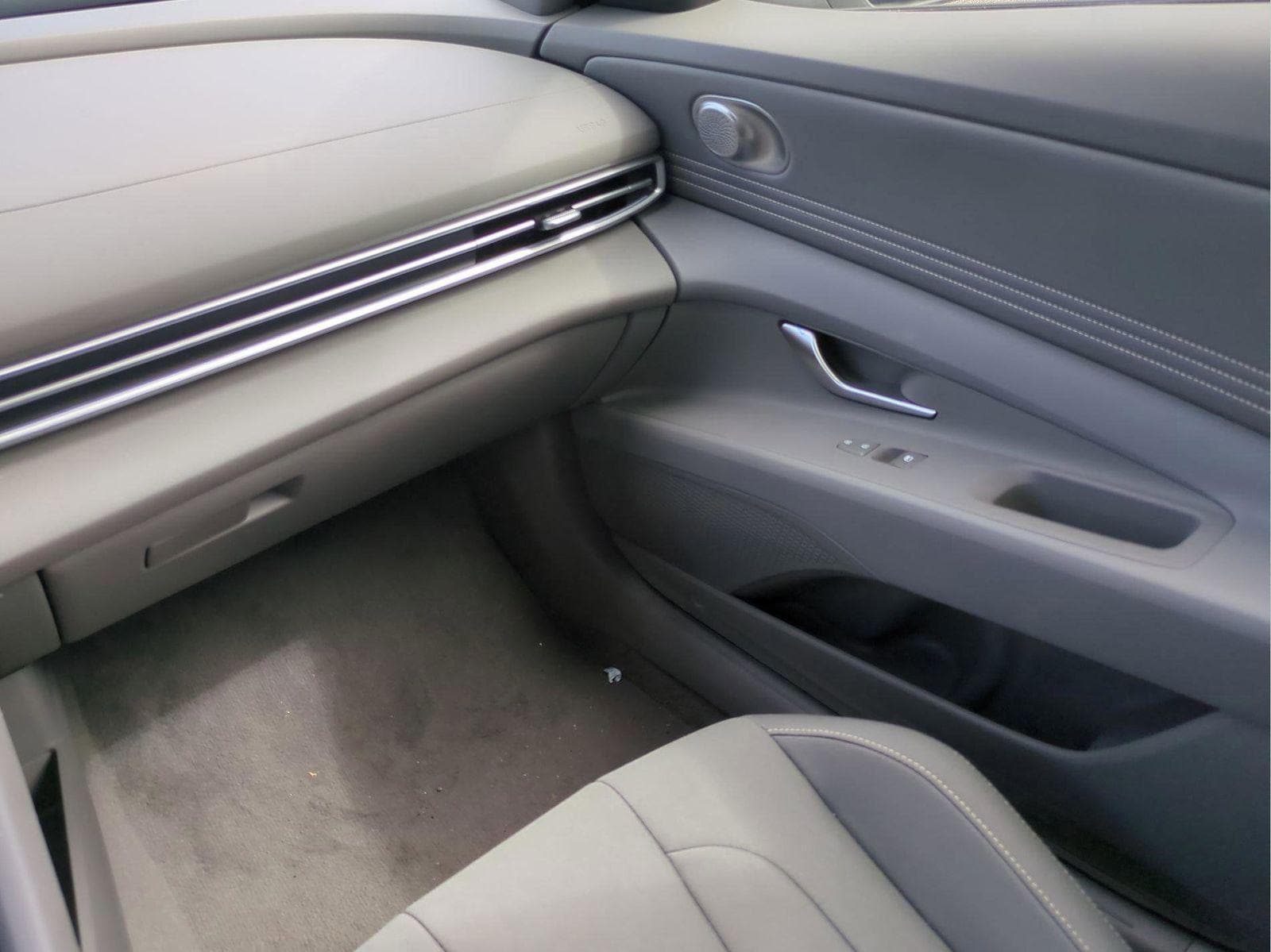 2025 Hyundai Elantra SEL - Photo 20