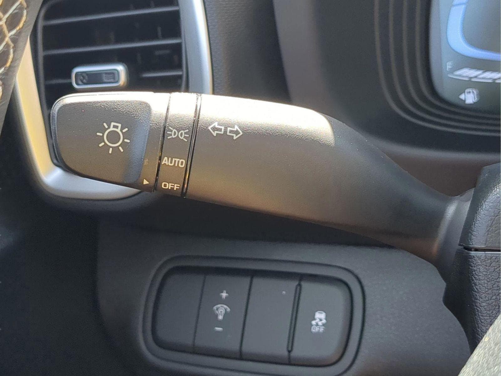 2025 Hyundai Venue SEL - Photo 30