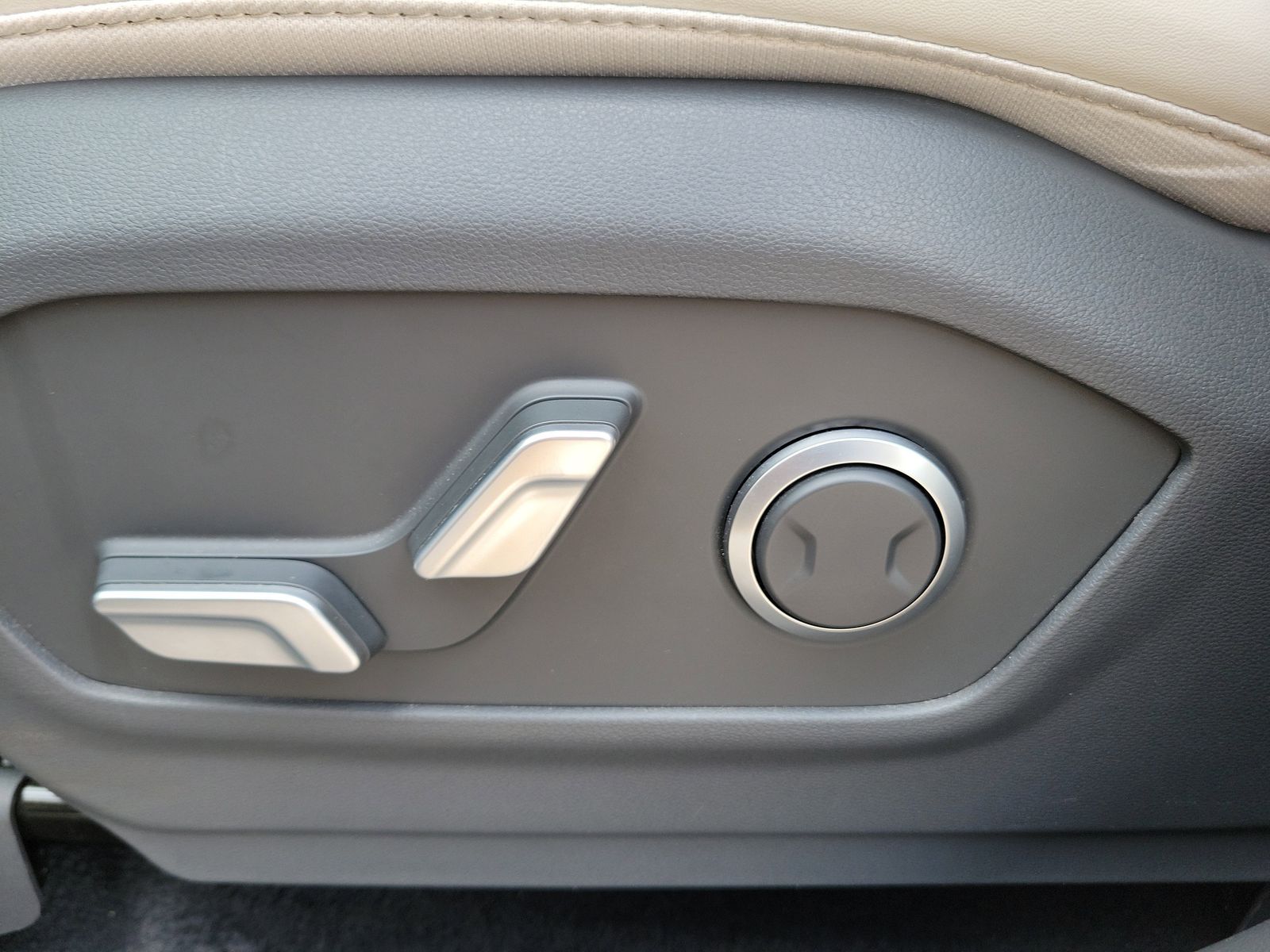 2025 Hyundai Santa Fe SEL - Photo 29