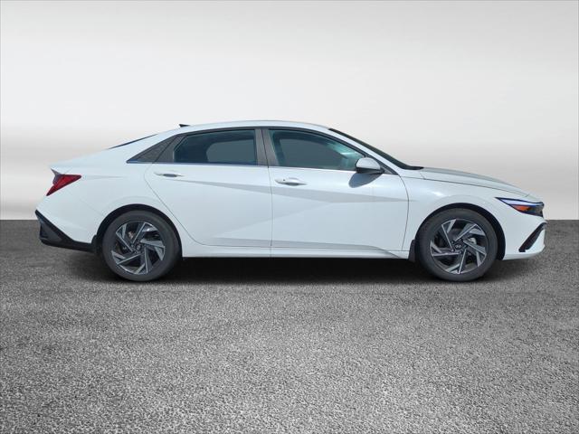 2025 Hyundai Elantra SEL Convenience photo 2