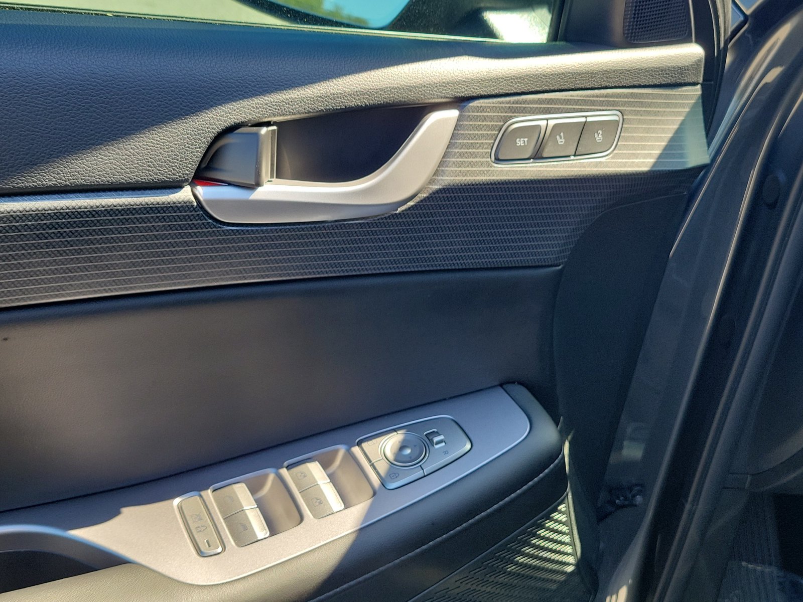 2025 Hyundai Palisade Limited - Photo 28