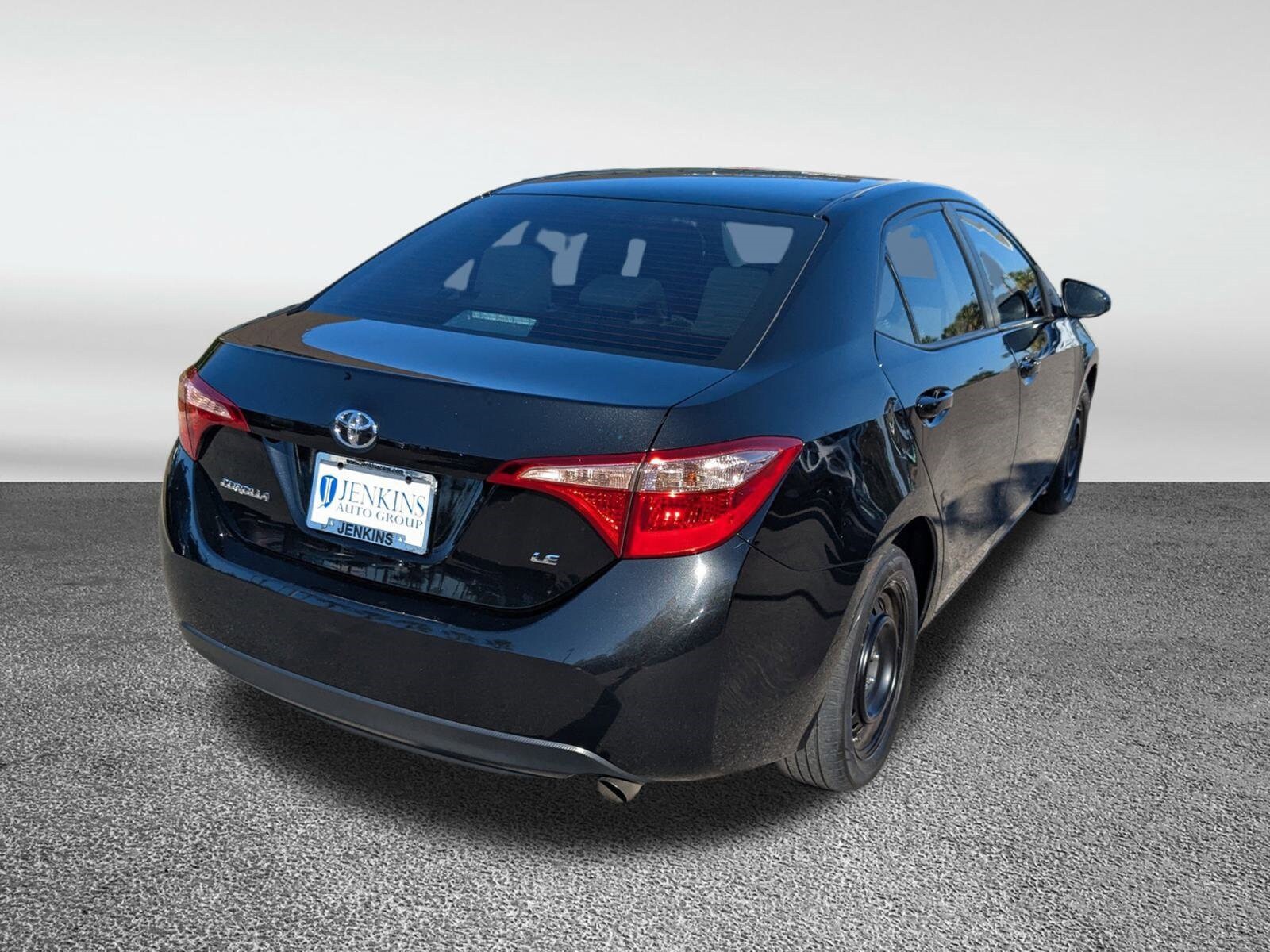 2017 Toyota Corolla L photo 3