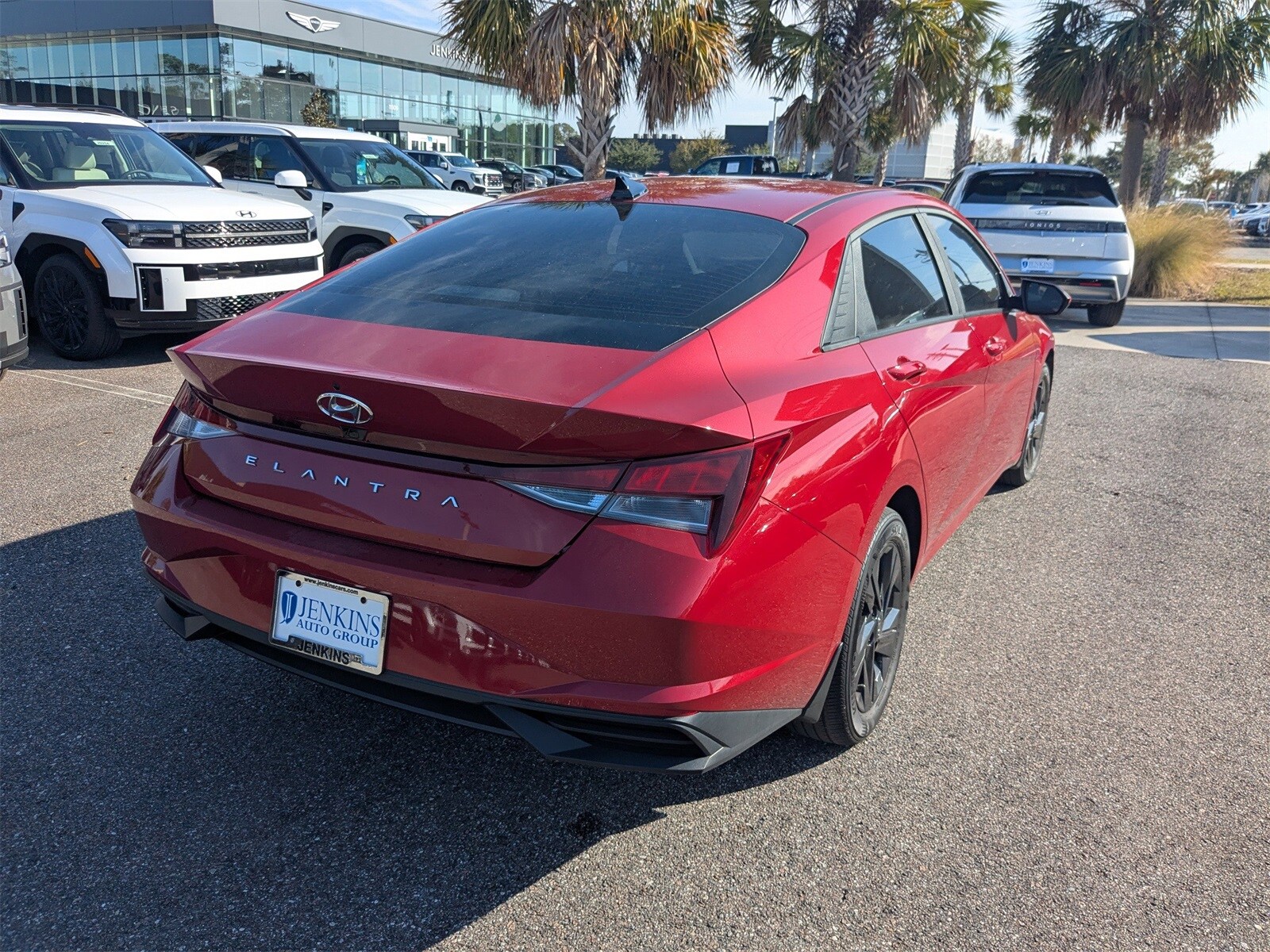 2023 Hyundai Elantra SEL photo 3