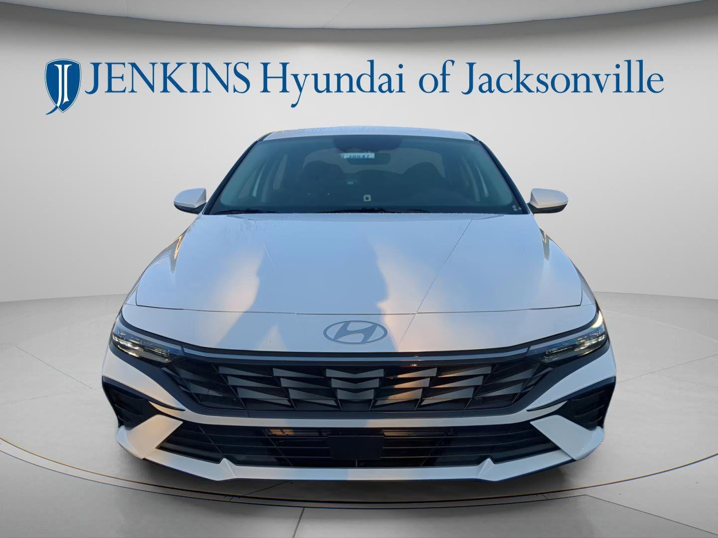 2025 Hyundai Elantra SEL - Photo 14