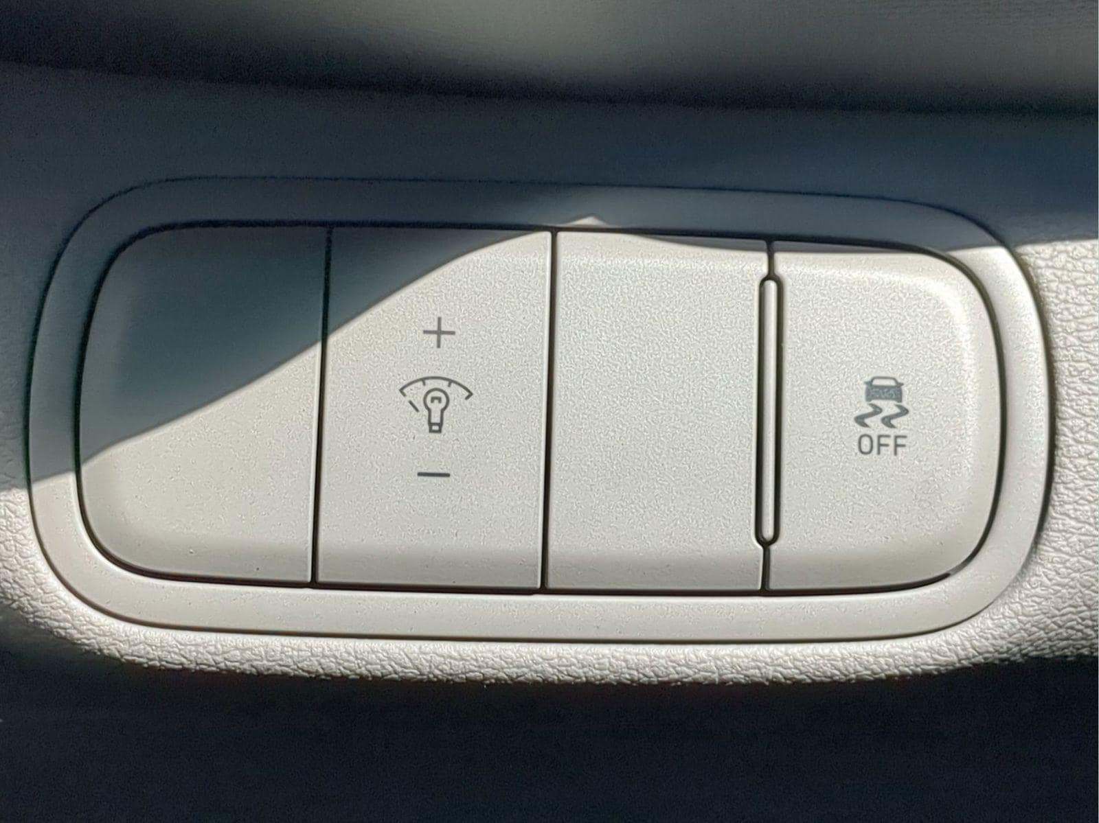 2025 Hyundai Venue SEL - Photo 27