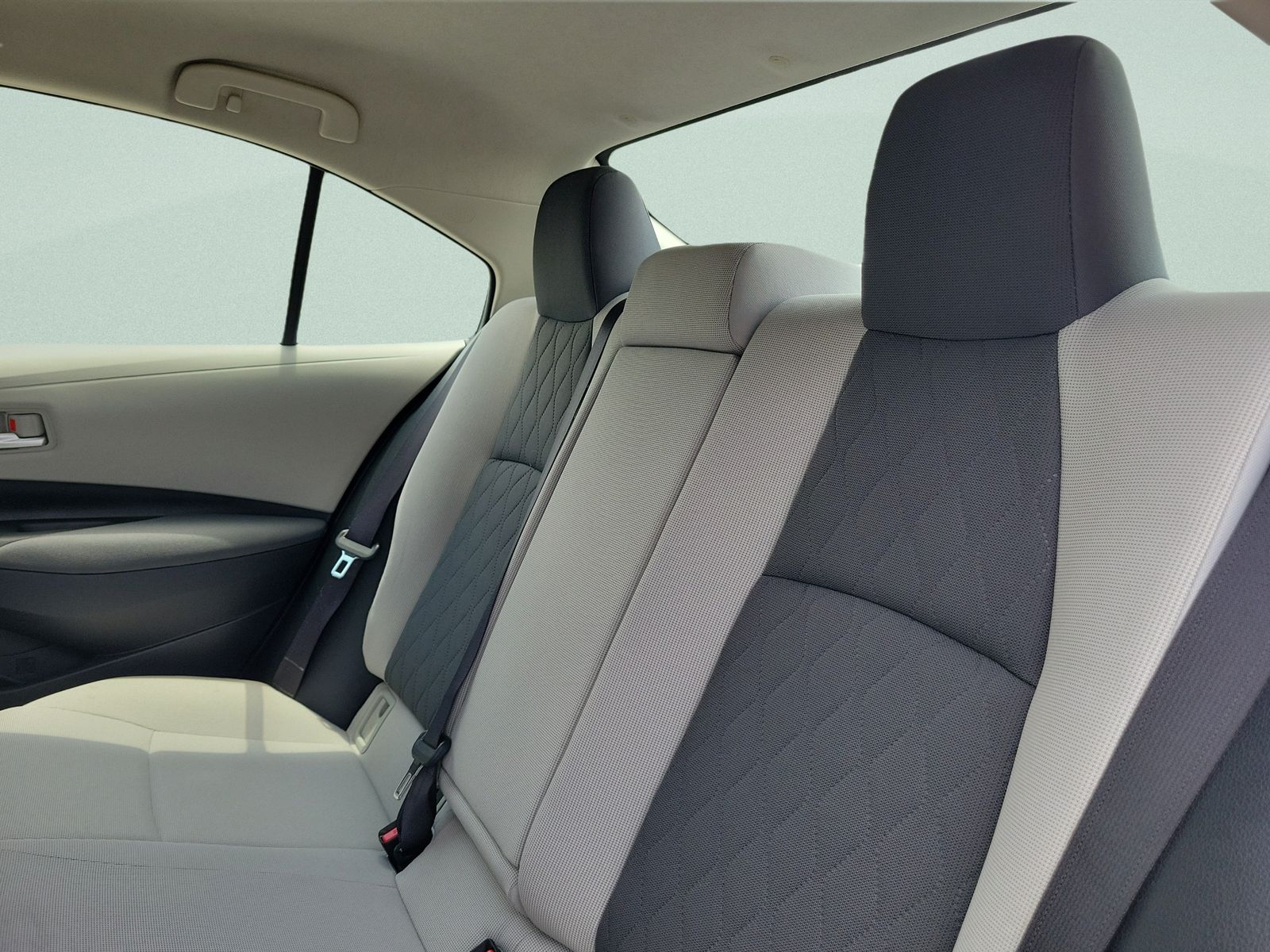 2020 Toyota Corolla LE - Photo 17