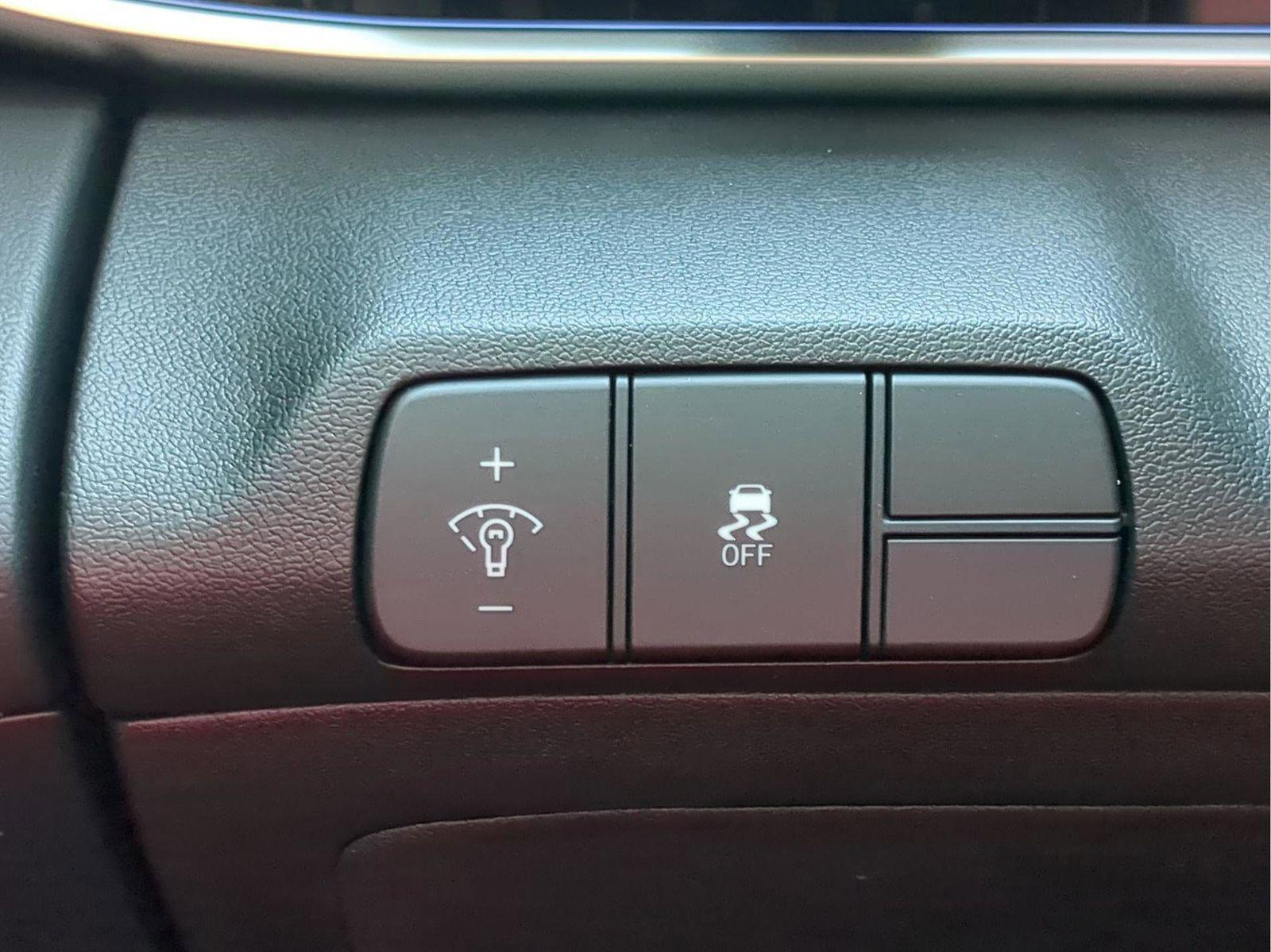 2025 Hyundai Elantra SEL - Photo 28