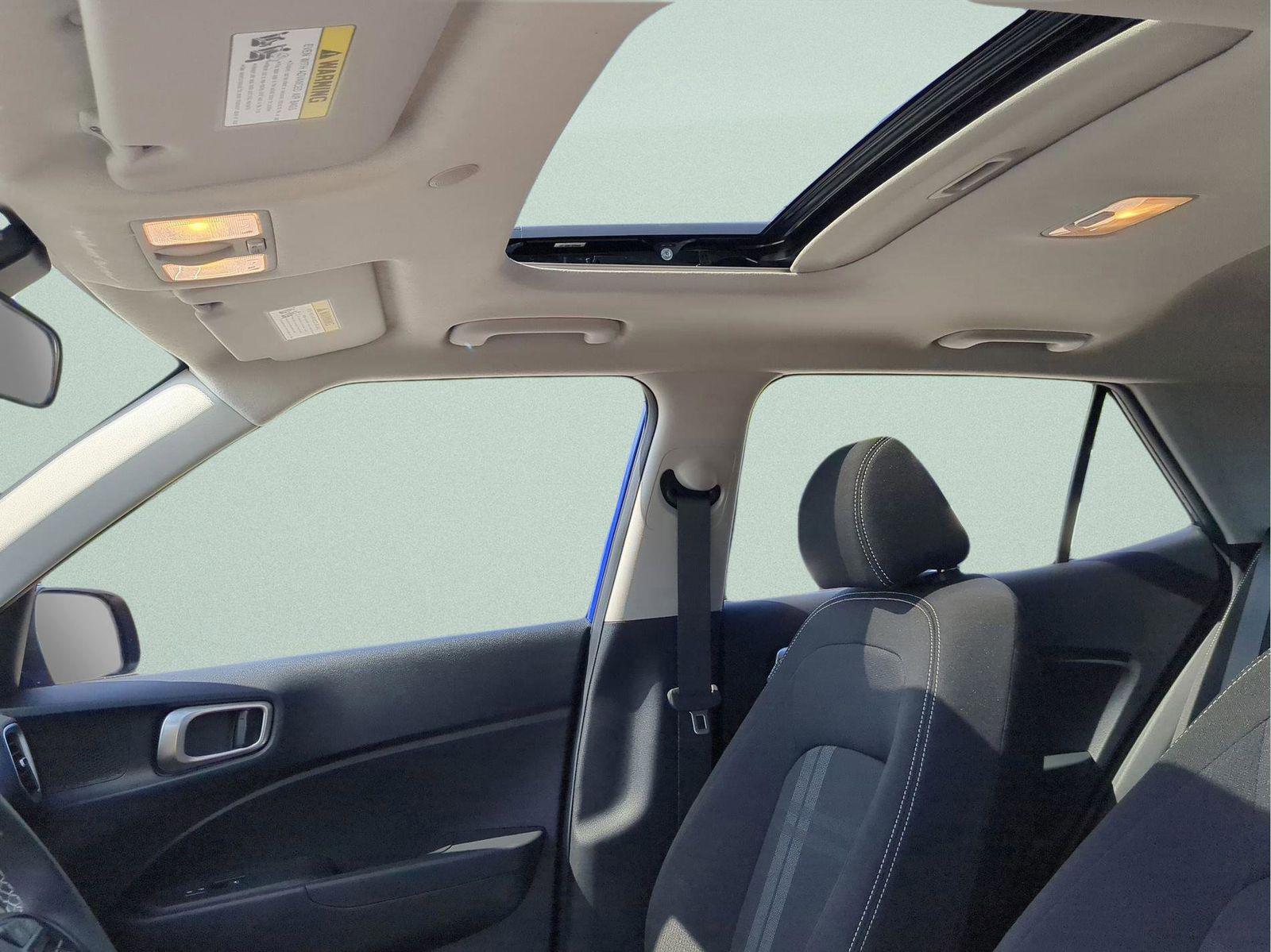 2025 Hyundai Venue SEL - Photo 24