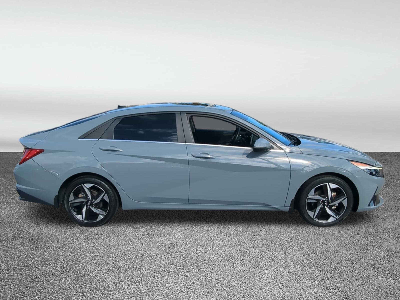 2023 Hyundai Elantra Limited photo 2