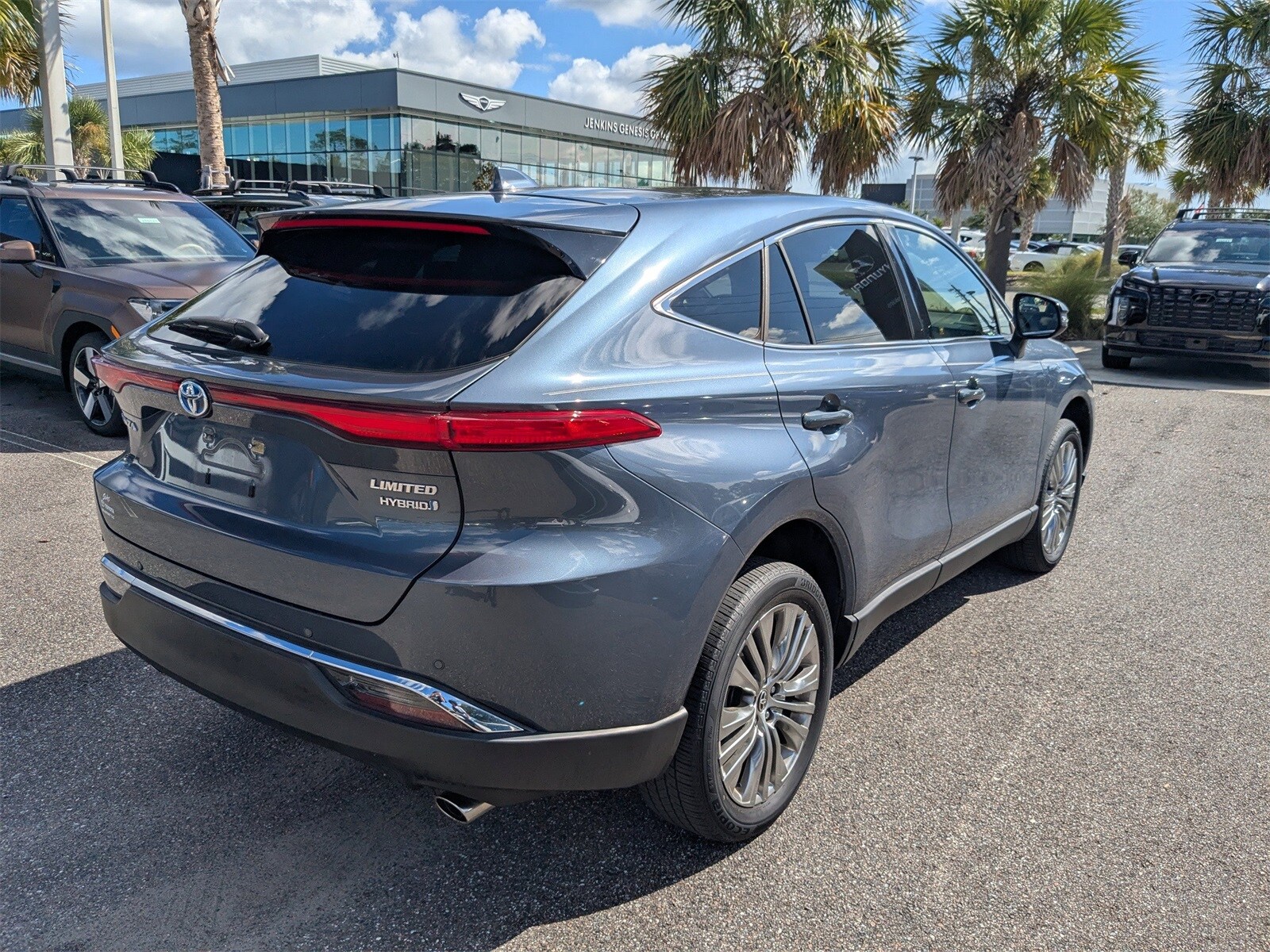2021 Toyota Venza photo 3