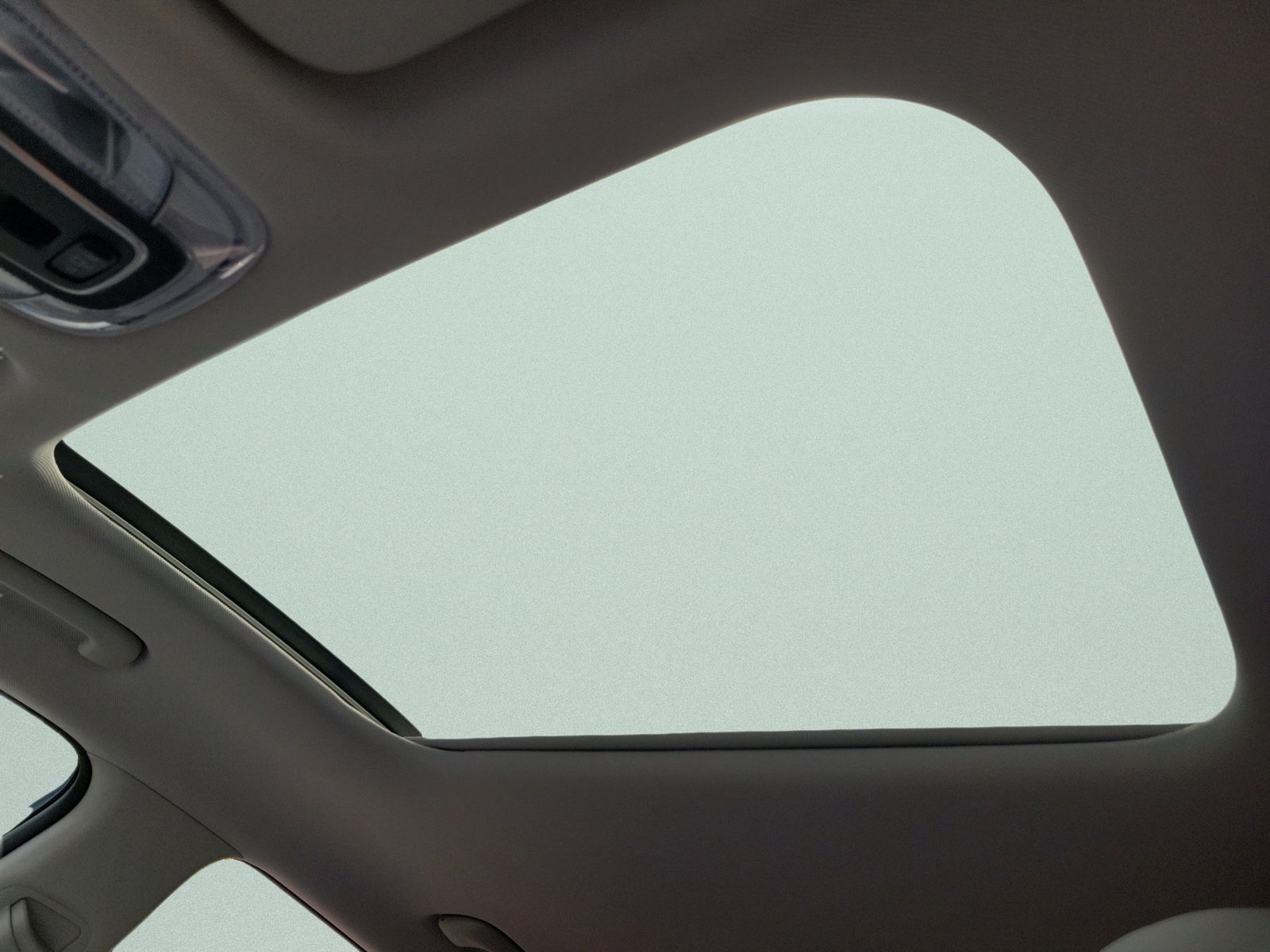 2025 Hyundai Kona Limited - Photo 40