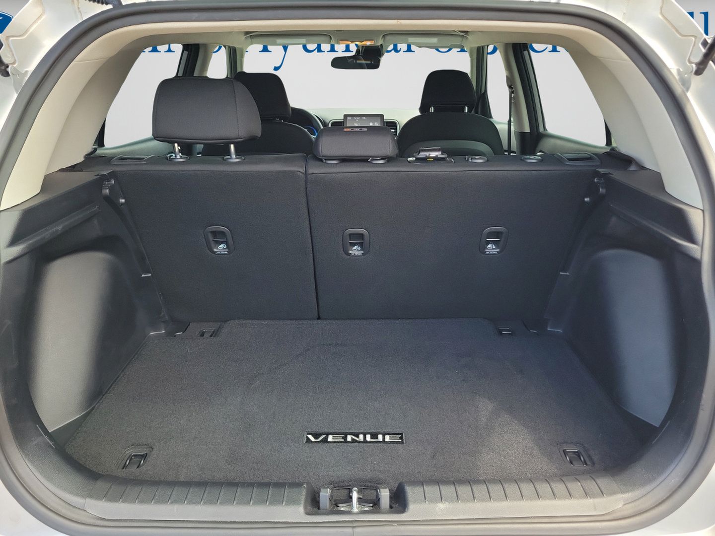 2025 Hyundai Venue SE - Photo 19