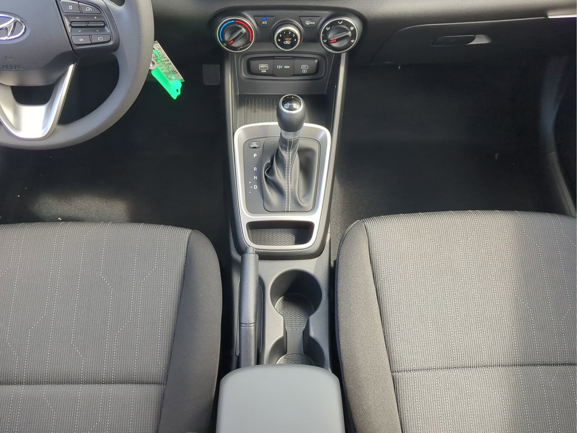 2026 Hyundai Venue SE - Photo 25