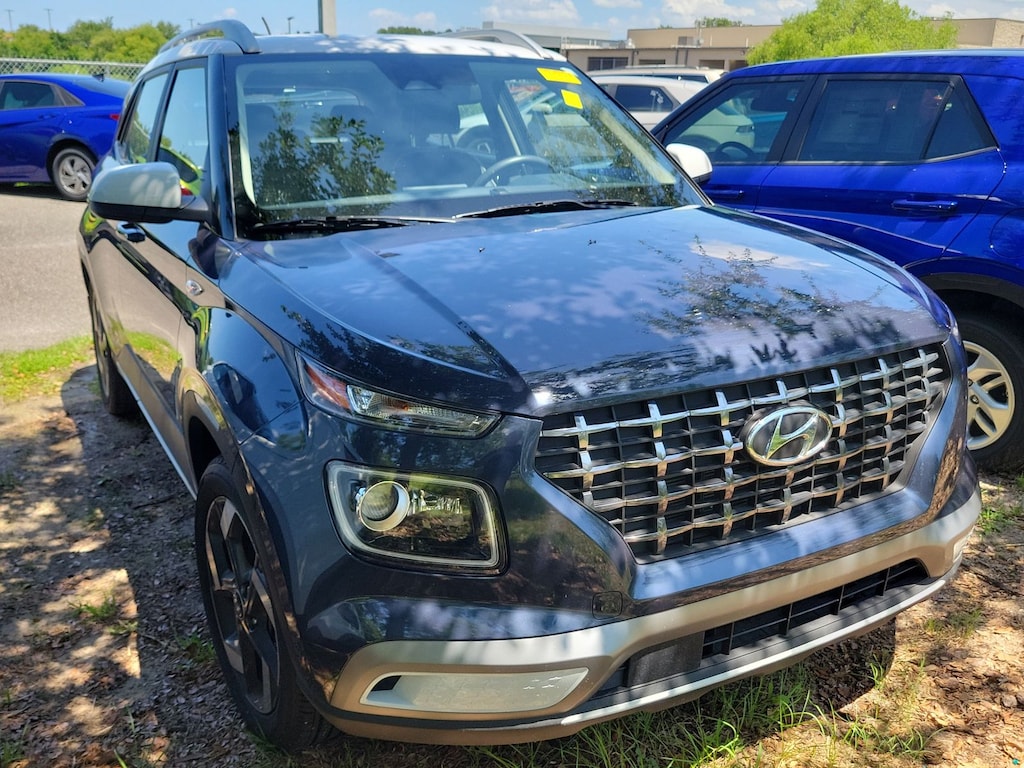 Used 2023 Hyundai Venue Limited SUV
