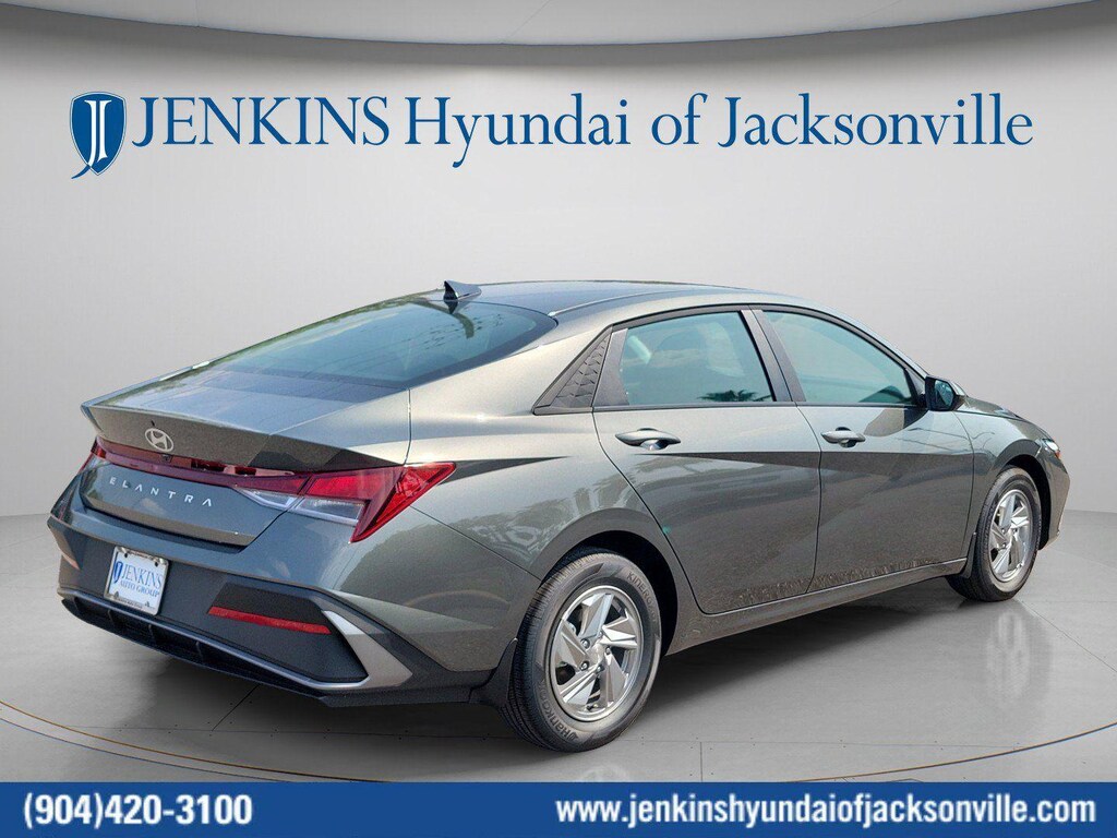 New 2026 Hyundai Elantra SE Sedan