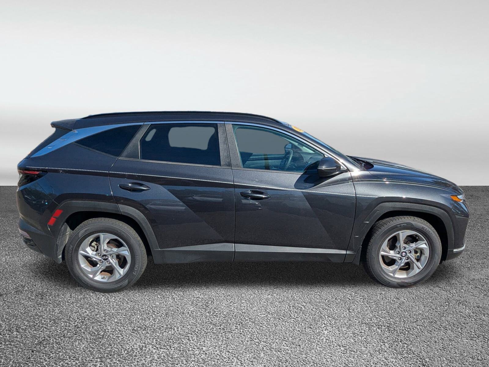2022 Hyundai Tucson SEL photo 2