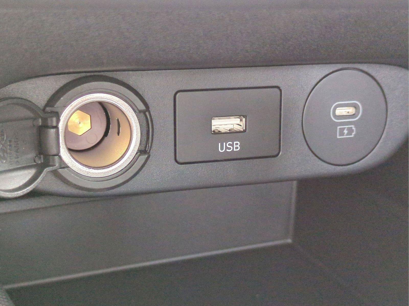 2025 Hyundai Elantra SE - Photo 28