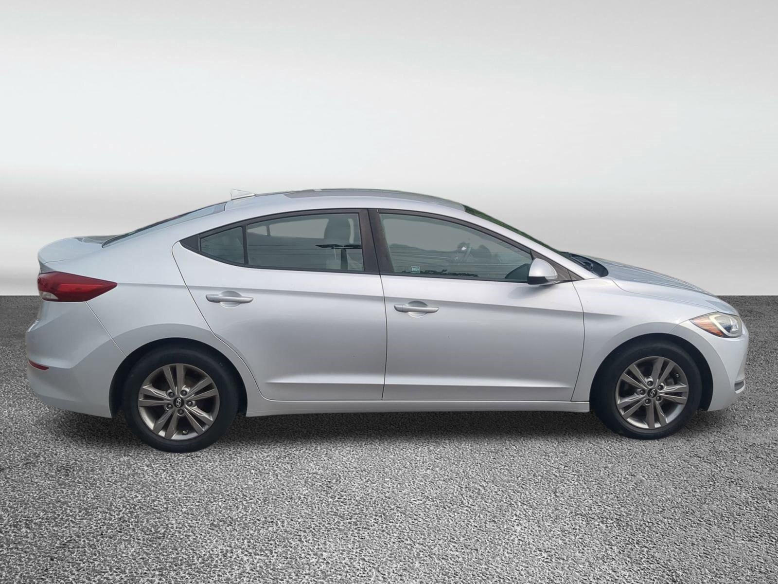 2017 Hyundai Elantra SE photo 3