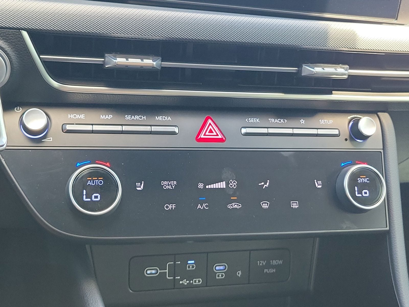 2025 Hyundai Sonata Hybrid SEL - Photo 39