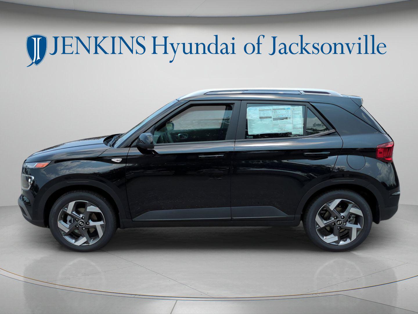 2025 Hyundai Venue SEL - Photo 10