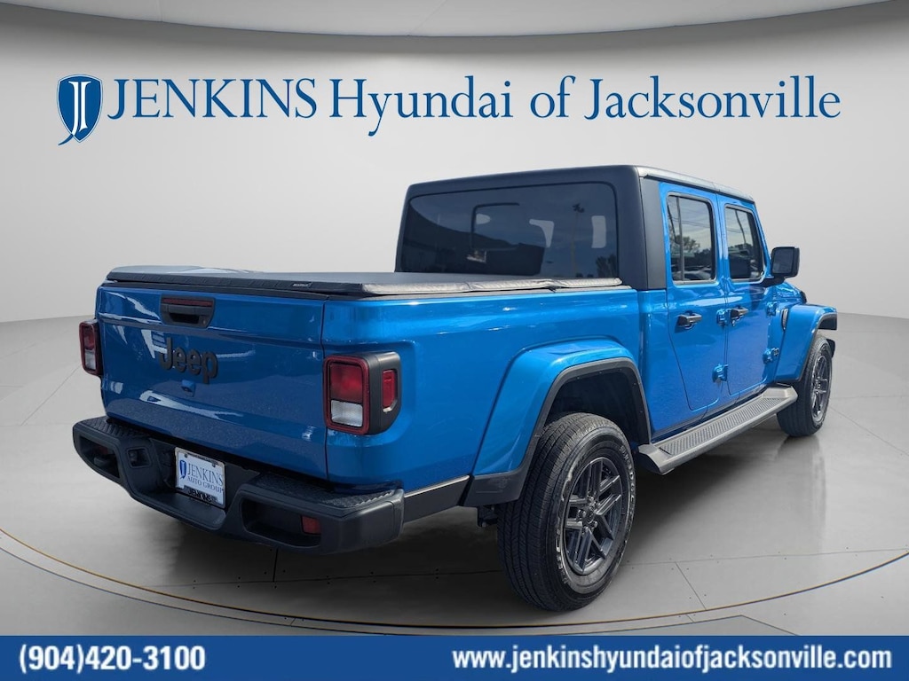 Used 2024 Jeep Gladiator Sport Truck